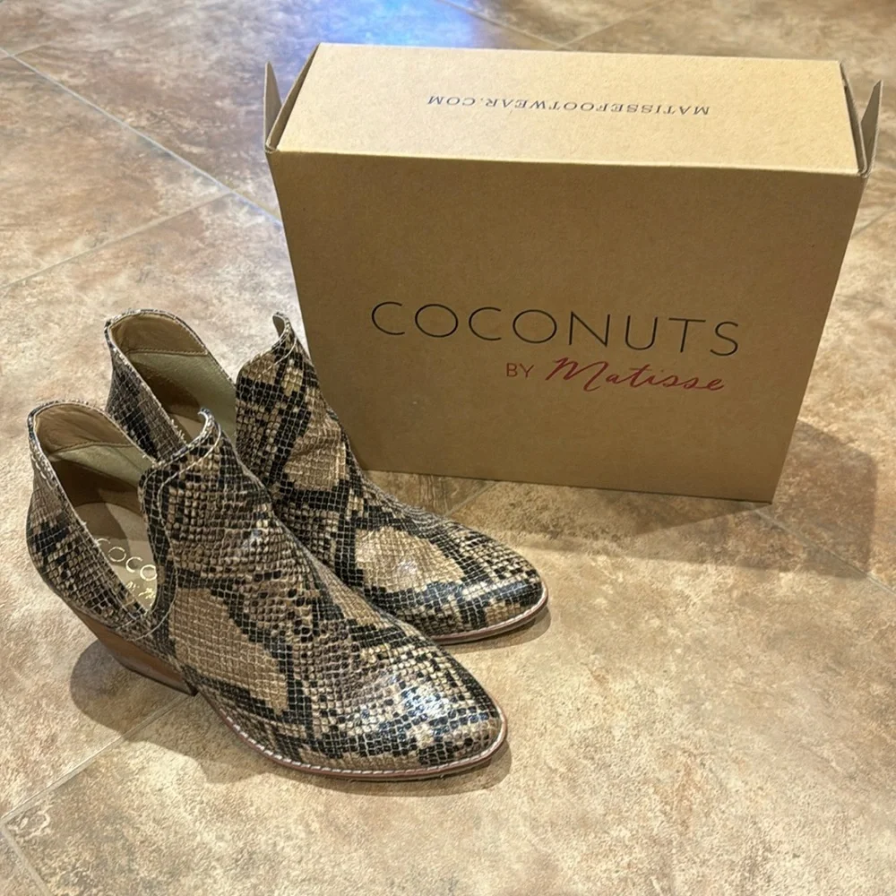 Coconuts by Matisse ‘Trader’ Brown Snake Boots—Size 9 - Picture 4 of 8